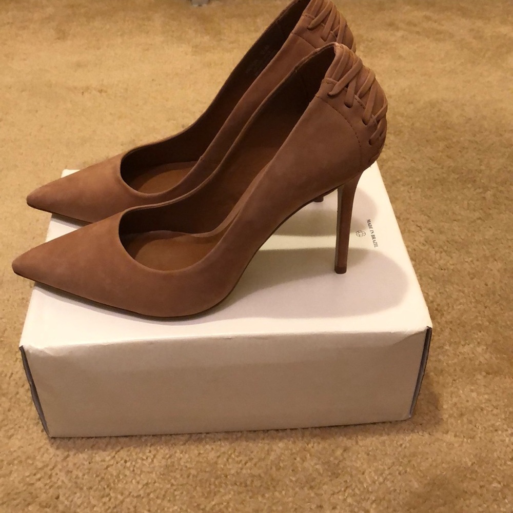 Nude Steve Madden Pumps
